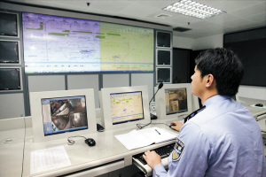 警务督察对民警和巡逻车辆的巡逻情况进行网上督察 警务督察对民警和巡逻车辆的巡逻情况进行网上督察